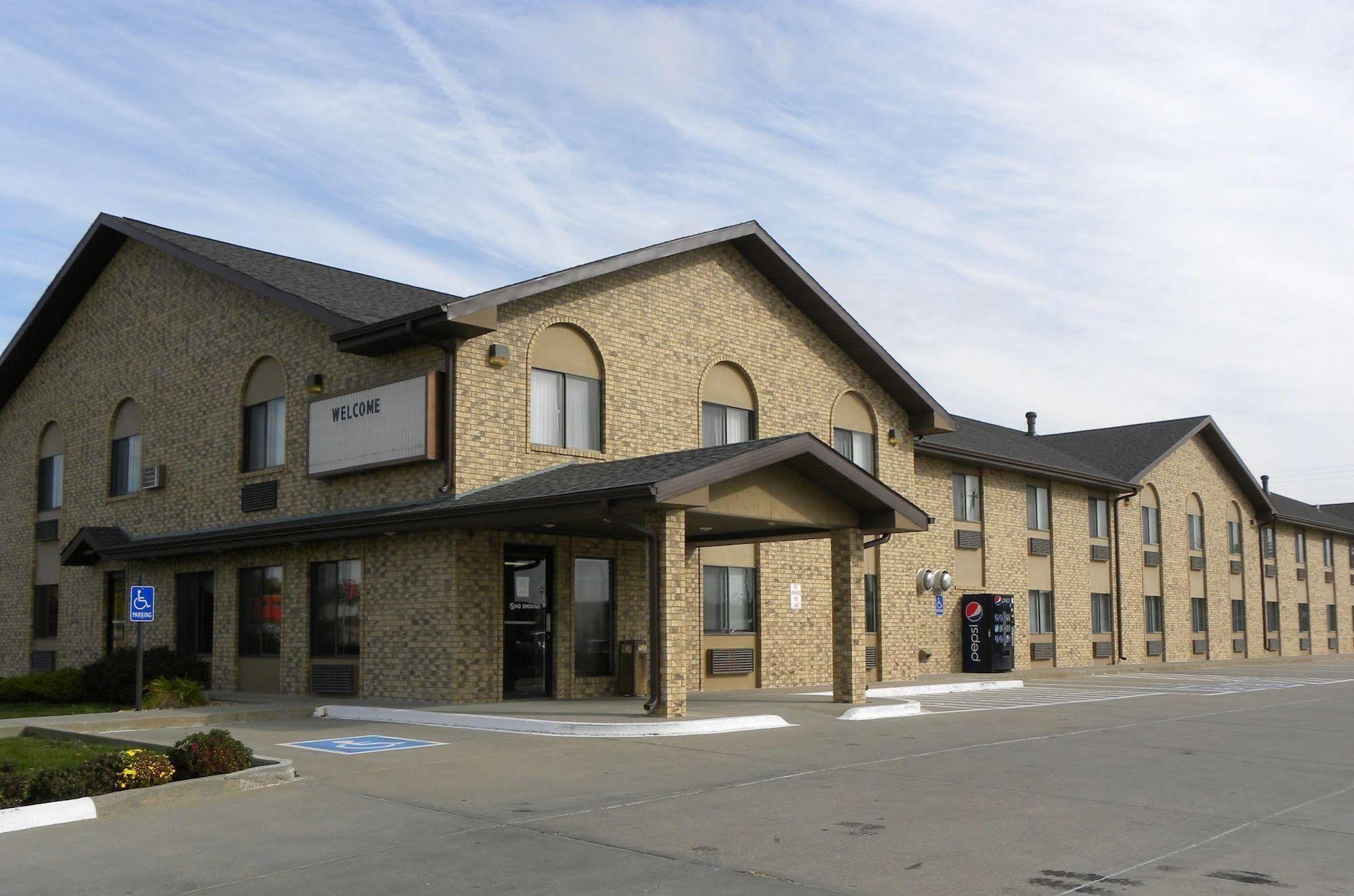 New Victorian Inn&Suites Kearney Exterior foto